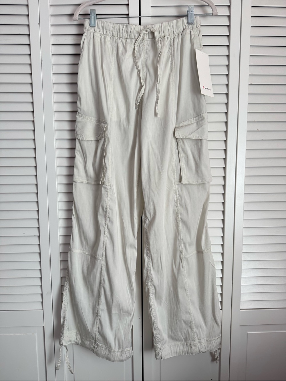 Lululemon Lightweight Adjustable MR Cargo Pant Bone Activewear Baggy XS NWT - Picture 5 of 13